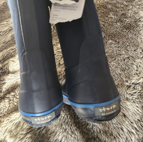 BNWT- Kids Storm by Cougar boots- size 2 - Picture 5 of 5
